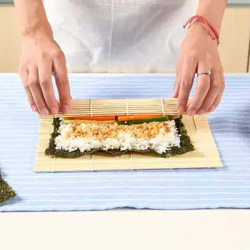 Sushi Nástroj Bambusové rolety Dveře Mat DIY Rýžové kuličky Rýže Vložit Roll Kuřecí Roláda Ruční Stroj Cocina Kuchyňské Doplňky